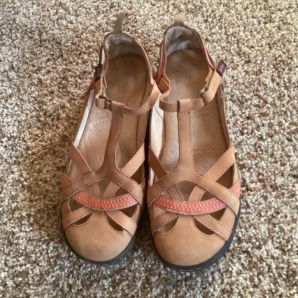 Jambu All Terra Design Sandals Size 8